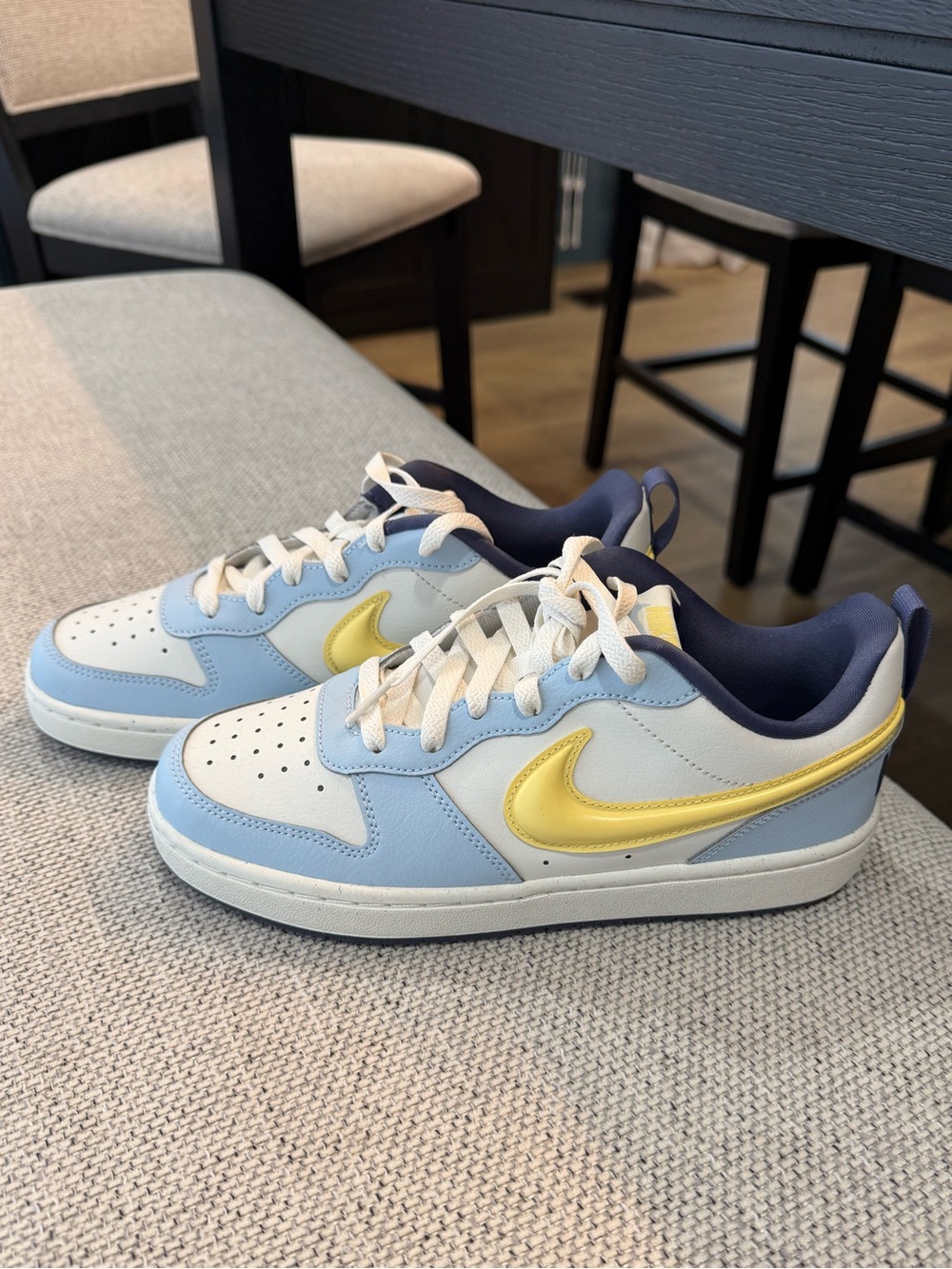 Nike Kids Low-Top Sneakers in Light Blue, Yellow & Navy